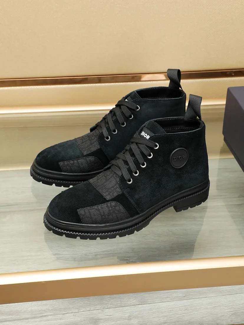 Factory P460 men's shoes💰【Dior】Dior✨ is online simultaneously👏 This casual sports shoe is a new product in the series and continues Di*r's classic style. The upper is made of original first-layer cowhide, paired with a textured outsole, and the brand's iconic details are on the side openings to enhance the style. Fashionable and versatile. Create a casual look. Size: 38-44 (45 customized)